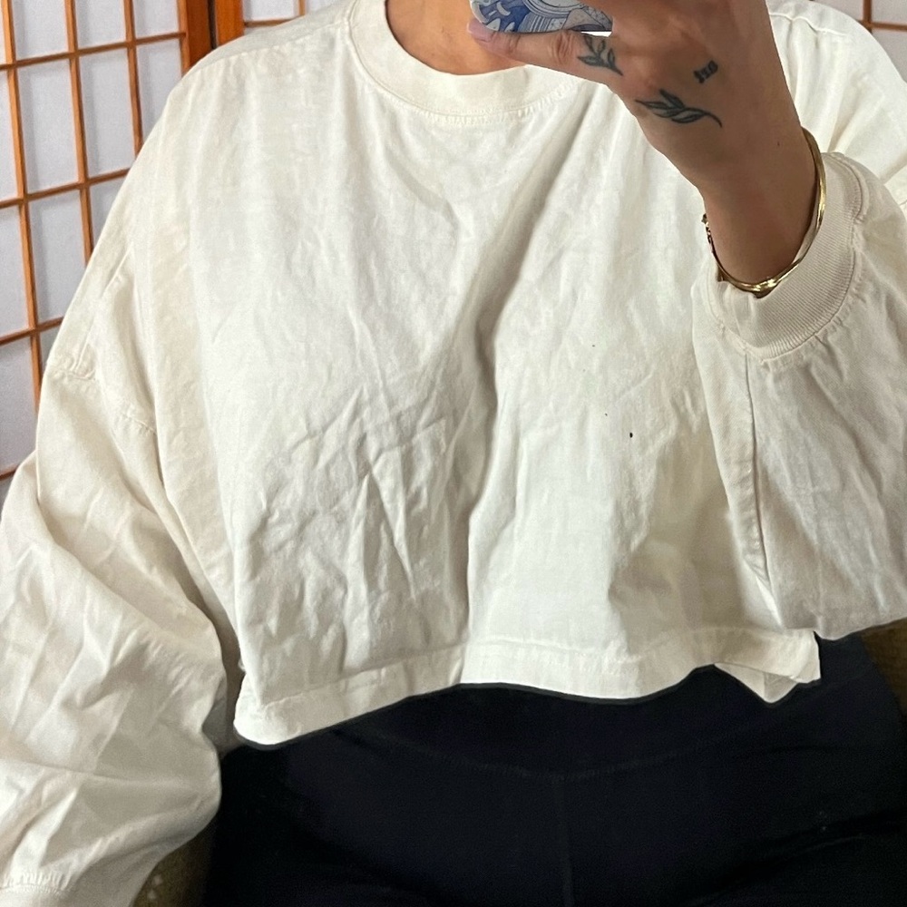 Long-sleeved Crop